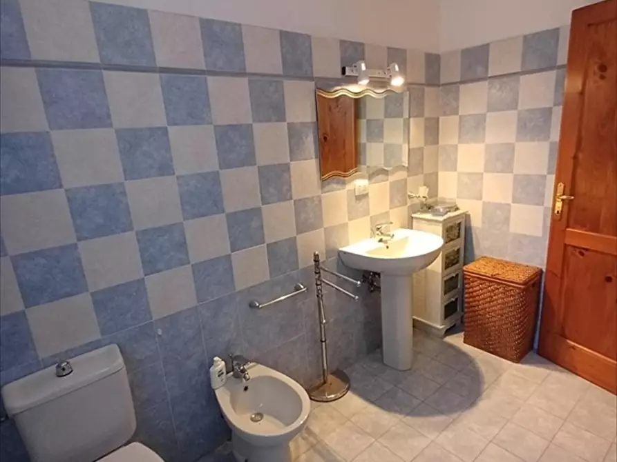 Immagine 26 di Casa indipendente in vendita  in Strada Vicinale Crabulazzi n. 13 a Sassari