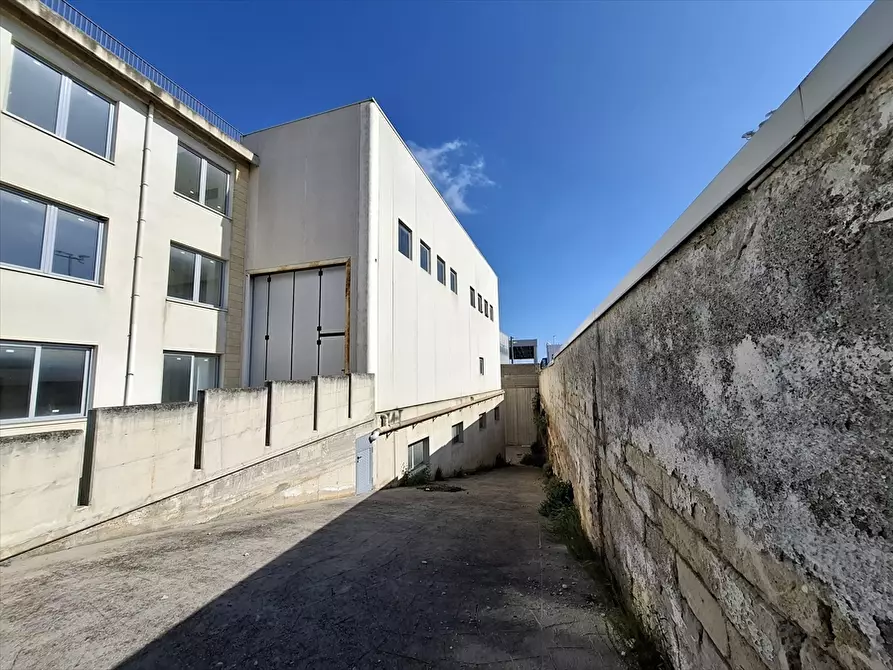 Immagine 5 di Capannone industriale in vendita  in SP 231 KM 1 a Modugno
