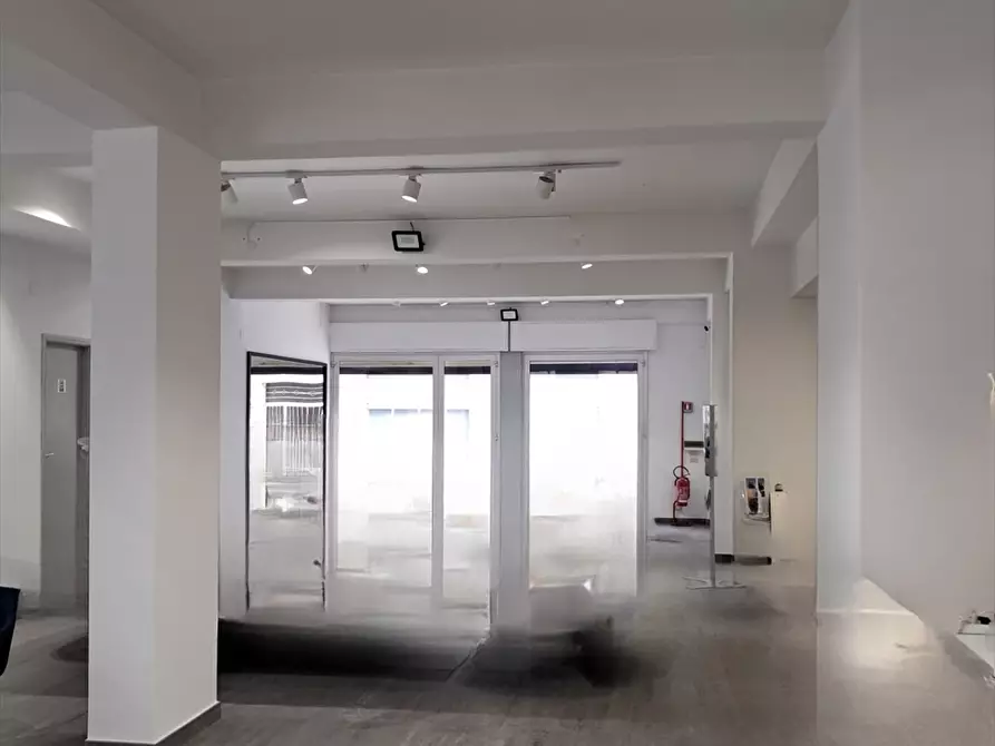 Immagine 9 di Locale commerciale in vendita  in via Archi a Trapani