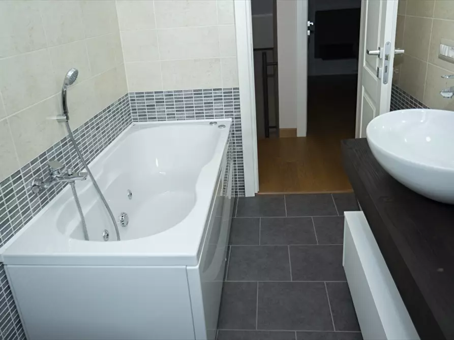 Immagine 18 di Villa in vendita  in Via primiero 150 a Anzio