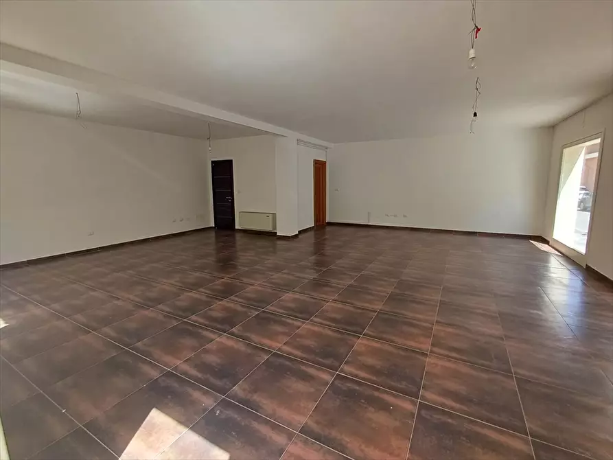 Immagine 6 di Locale commerciale in vendita  in Via Libio n. 32 a Porto Torres