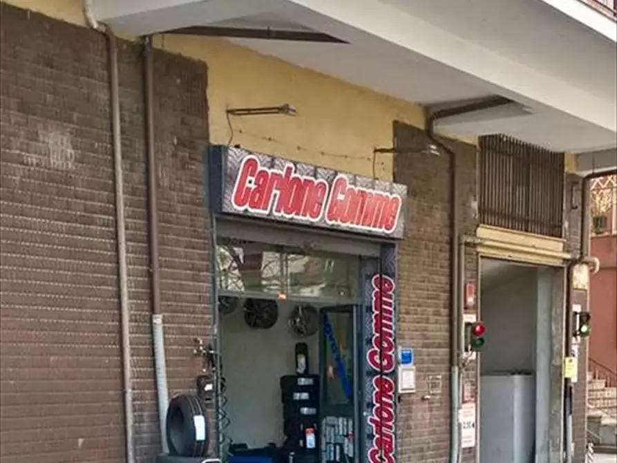 Immagine 2 di Locale commerciale in vendita  in Viale Europa a Chieti