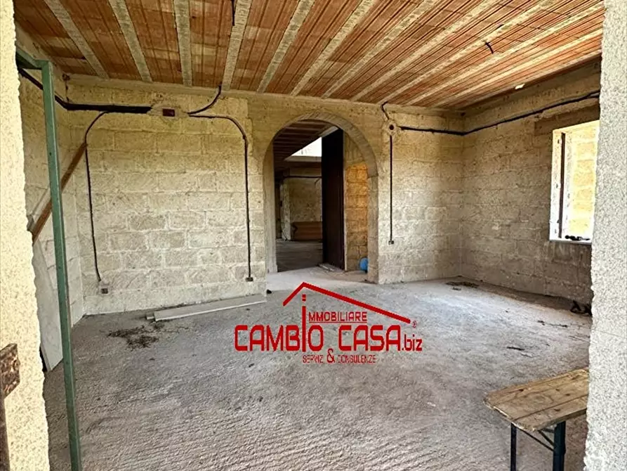 Immagine 25 di Villa in vendita  in VIA CICAS a Taranto