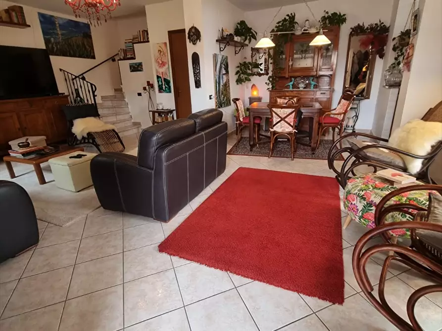 Immagine 2 di Villa in vendita  in Via leonardo da Vinci a Anzio