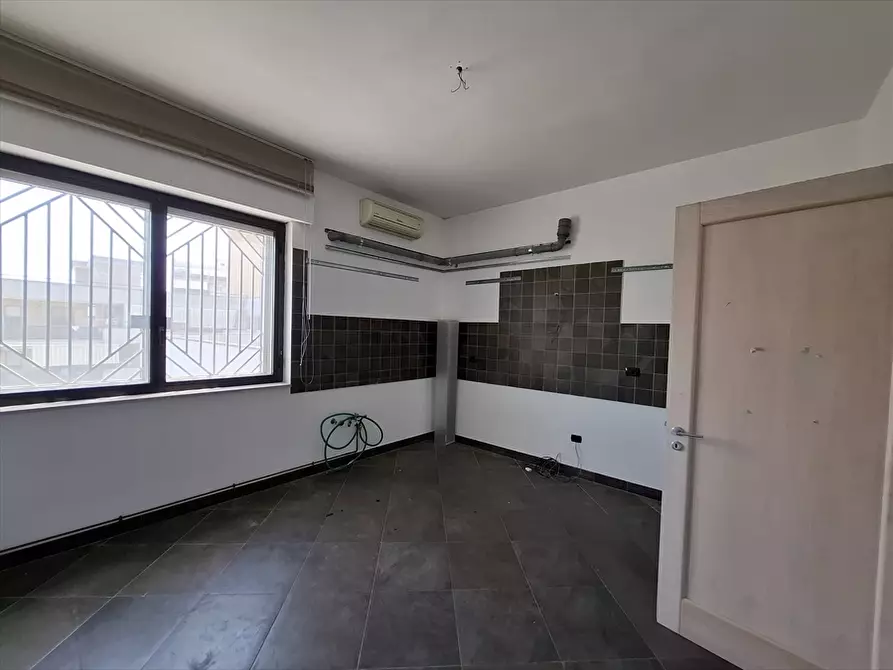 Immagine 12 di Ufficio in vendita  in Viale della Repubblica, 24/H a Modugno