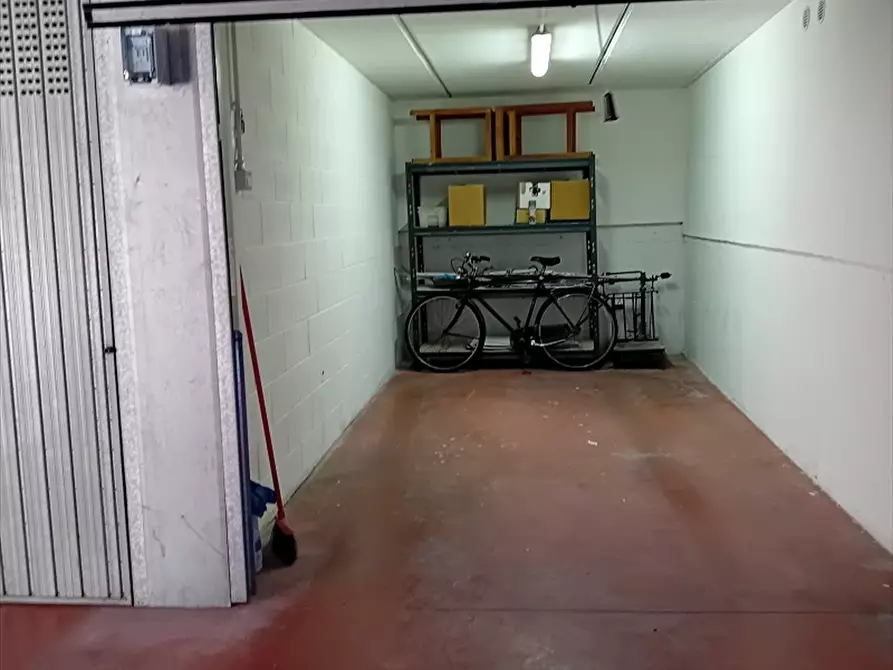 Immagine 24 di Box auto in vendita  in via Franco Faccio 20 a Milano