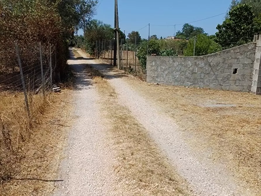 Immagine 1 di Garage in vendita  in  Sorso Badde Fustiggiu 