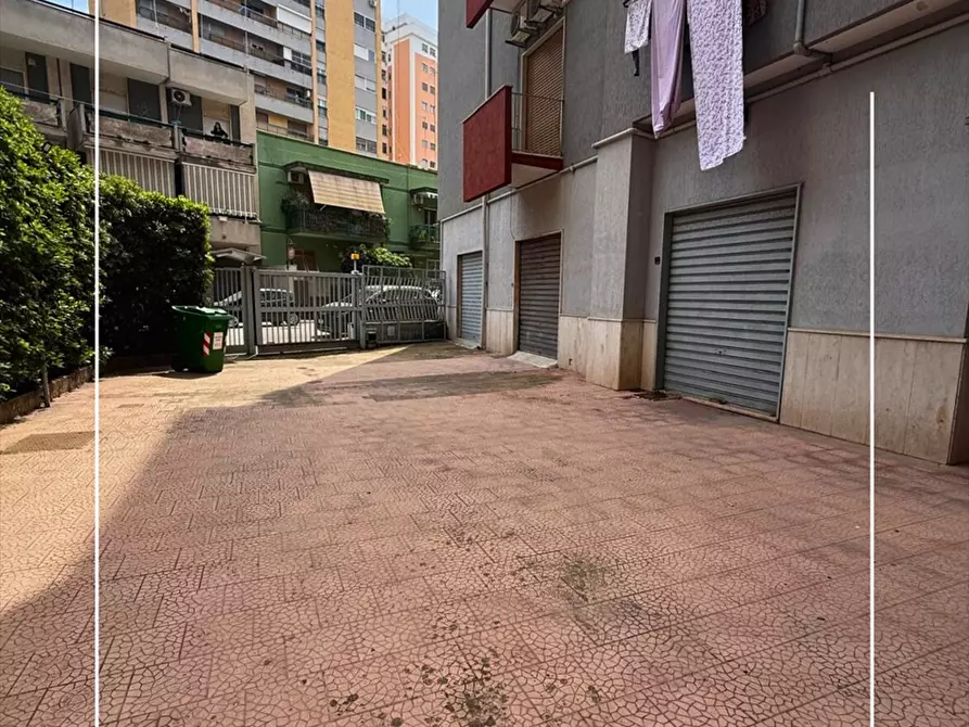 Immagine 7 di Appartamento in vendita  in via lazio 84 a Taranto