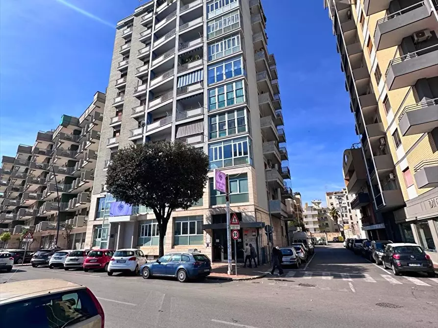 Immagine 1 di Appartamento in vendita  in VIALE MAGNA GRECIA 108 a Taranto