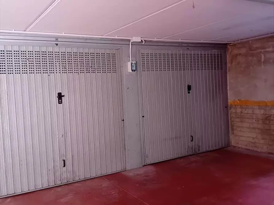 Immagine 25 di Box auto in vendita  in via Franco Faccio 20 a Milano