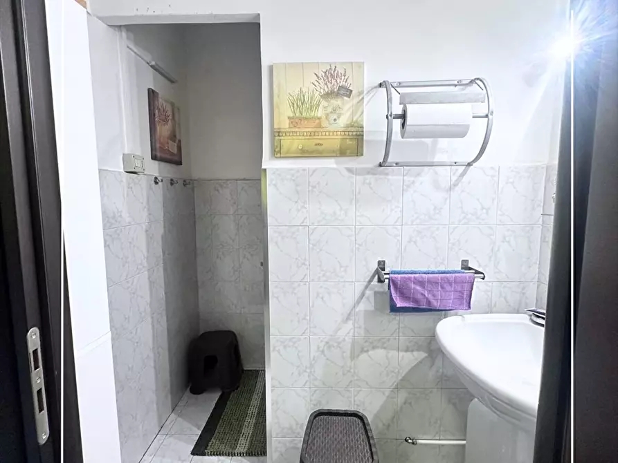 Immagine 8 di Locale commerciale in affitto  in via diego peluso 24 a Taranto