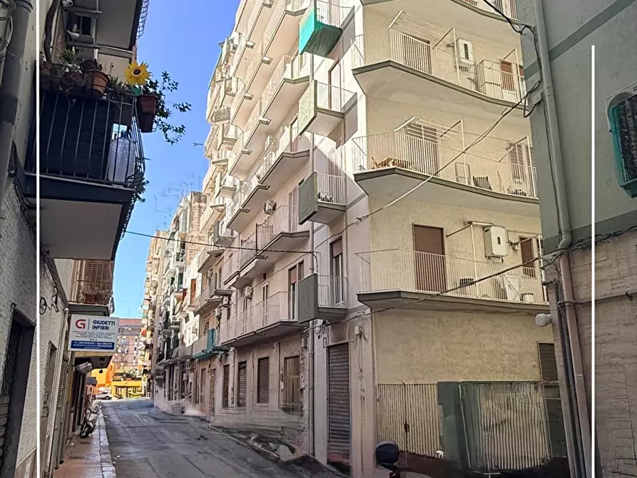 Immagine 1 di Appartamento in vendita  in via la spezia 6 a Taranto