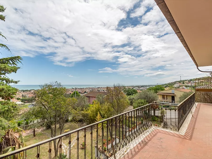 Immagine 30 di Villa in vendita  in VIA  ENZO FERRARI 47 a Tortoreto