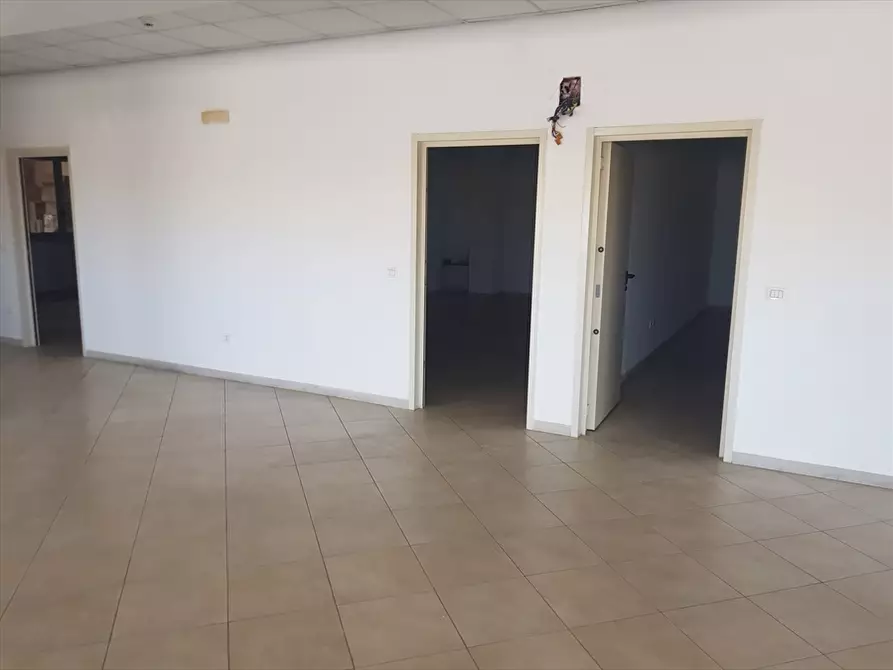 Immagine 12 di Ufficio in affitto  in Via Agrigento, 49 a Modugno