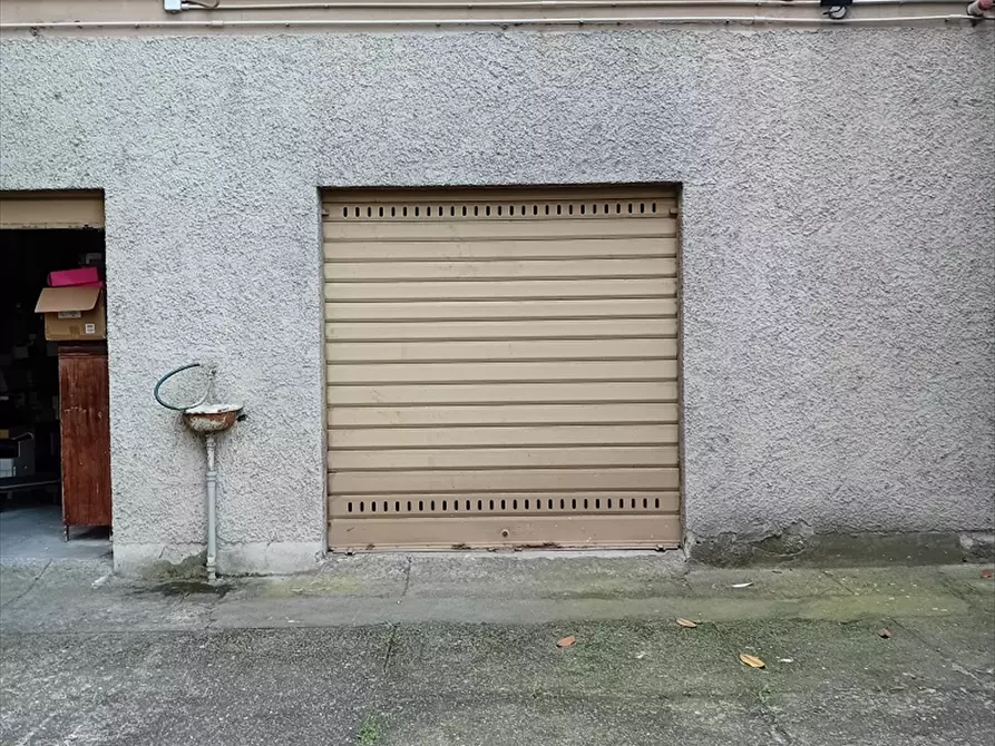 Immagine 8 di Box auto in vendita  a Milano