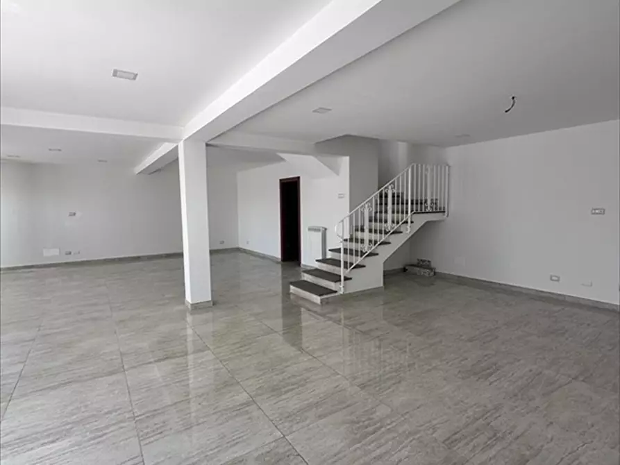 Immagine 24 di Villa in vendita  in via odino a Anzio