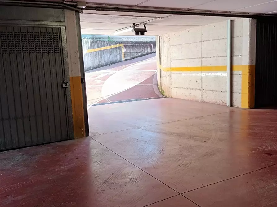 Immagine 22 di Box auto in vendita  in via Franco Faccio 20 a Milano