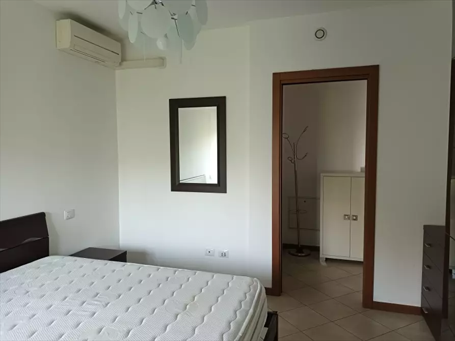 Immagine 11 di Appartamento in affitto  in via Senigallia 9 a Milano