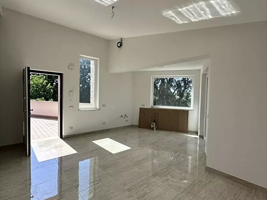 Immagine 7 di Villa in vendita  in via odino a Anzio