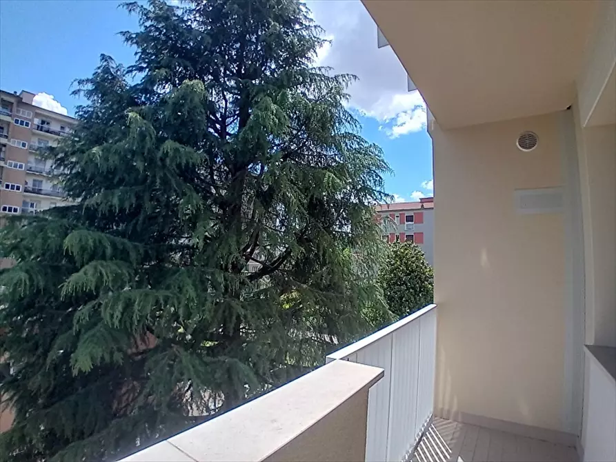 Immagine 3 di Appartamento in vendita  in via Gaetano Salvemini 5 a Milano