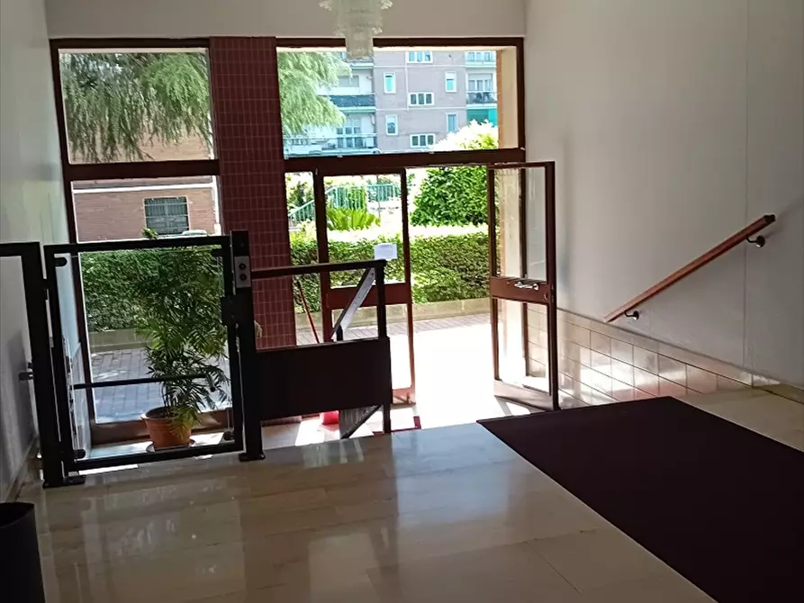Immagine 4 di Appartamento in vendita  in via Gaetano Salvemini 5 a Milano