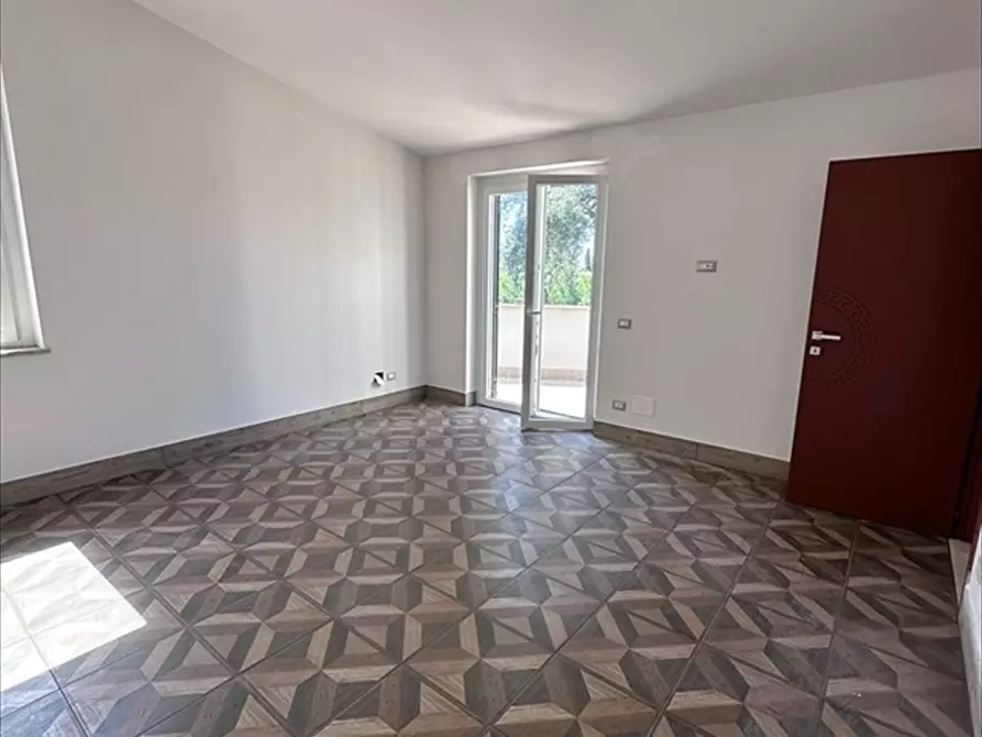 Immagine 18 di Villa in vendita  in via odino a Anzio