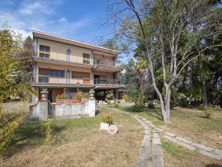Immagine 1 di Villa in vendita  in VIA  ENZO FERRARI 47 a Tortoreto