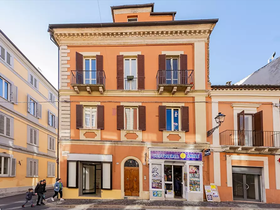 Immagine 19 di Locale commerciale in vendita  in Via Arniense a Chieti