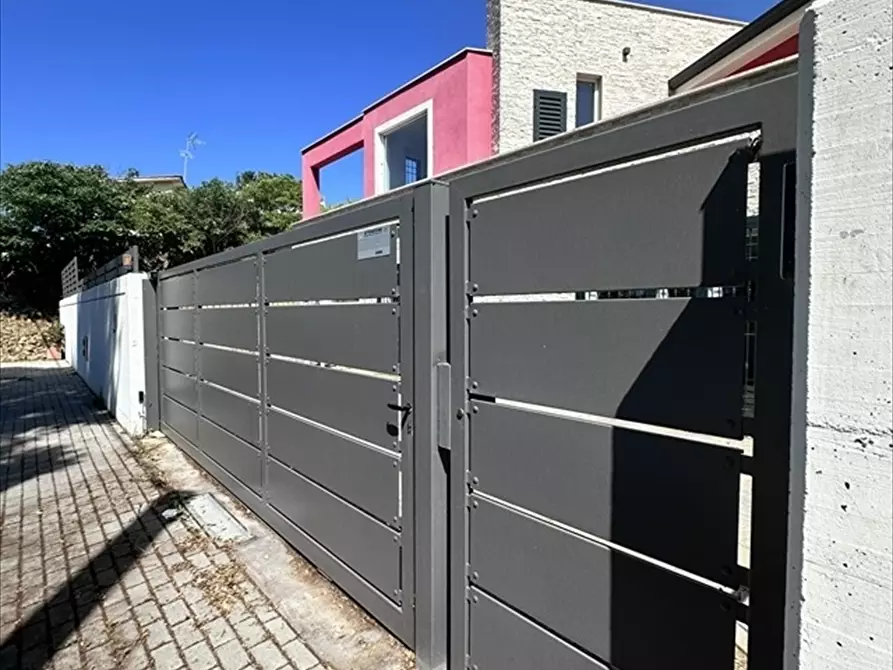 Immagine 29 di Villa in vendita  in via odino a Anzio