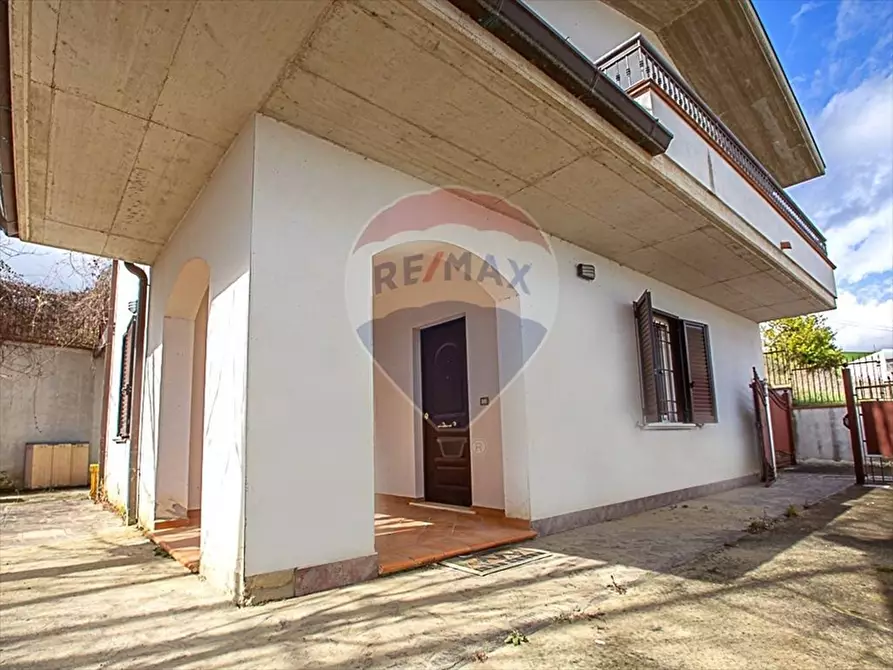 Immagine 2 di Villa in vendita  a Civitella Casanova