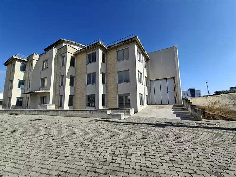 Immagine 1 di Capannone industriale in vendita  in SP 231 KM 1 a Modugno