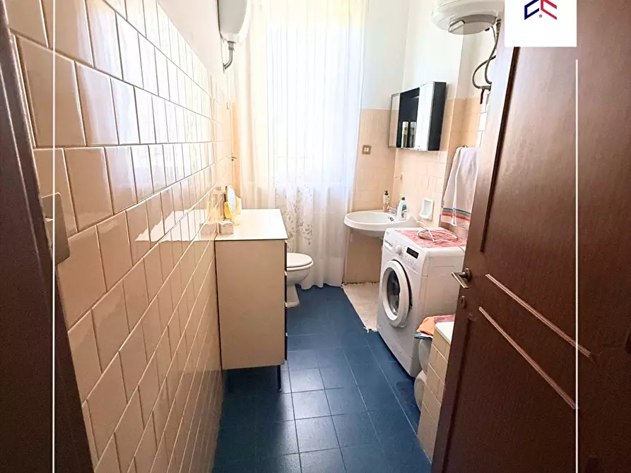 Immagine 21 di Appartamento in vendita  in piazza brodolini 214 a Taranto