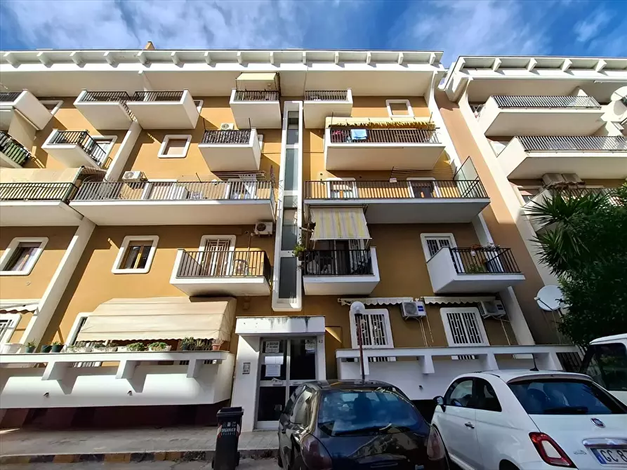 Immagine 1 di Appartamento in vendita  in via Giolitti, 42 a Trani