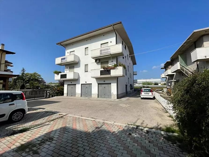 Immagine 1 di Appartamento in vendita  in via lago di scanno a San Giovanni Teatino