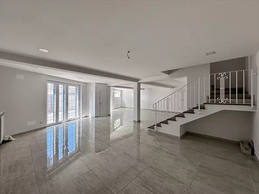 Immagine 23 di Villa in vendita  in via odino a Anzio