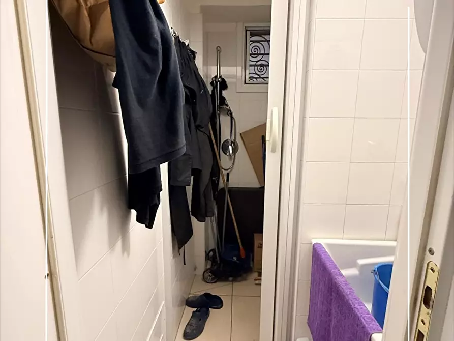 Immagine 17 di Locale commerciale in vendita  in CORSO UMBERTO 51 a Taranto