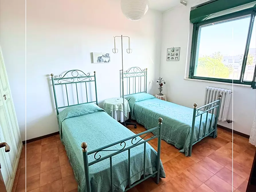 Immagine 17 di Appartamento in vendita  in via scoglio del tonno 52 a Taranto