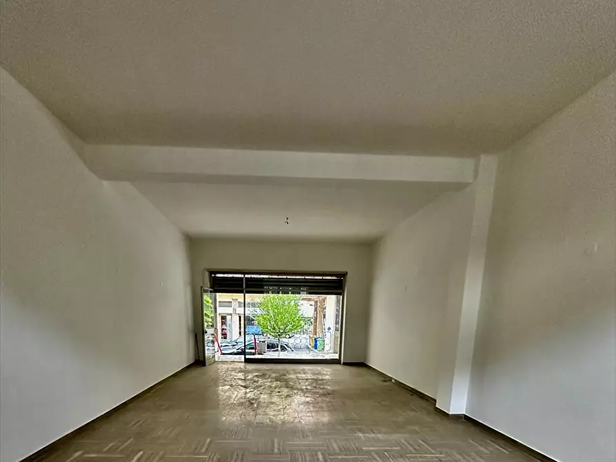Immagine 8 di Negozio in vendita  in Via Torquato Scaraviglia n. 47 a Chieti