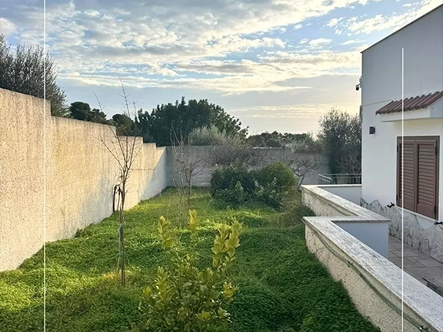 Immagine 25 di Villa in vendita  in VIA SATURO 407 a Leporano
