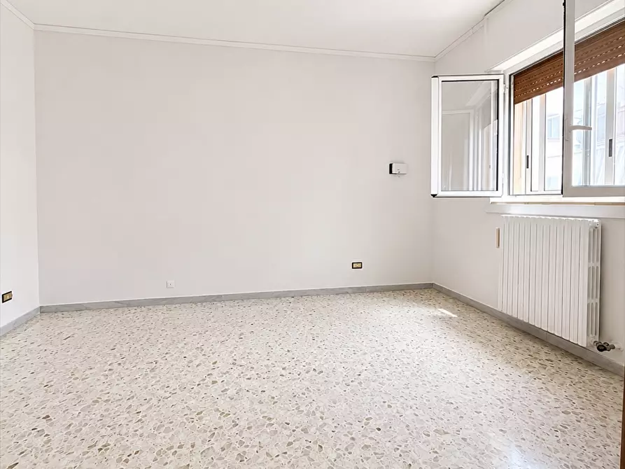 Immagine 8 di Appartamento in vendita  in corso piemonte 111 a Taranto