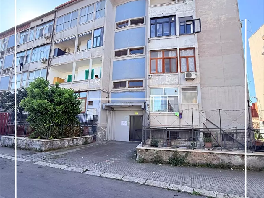 Immagine 1 di Appartamento in vendita  in VIA PASCOLI  a Taranto