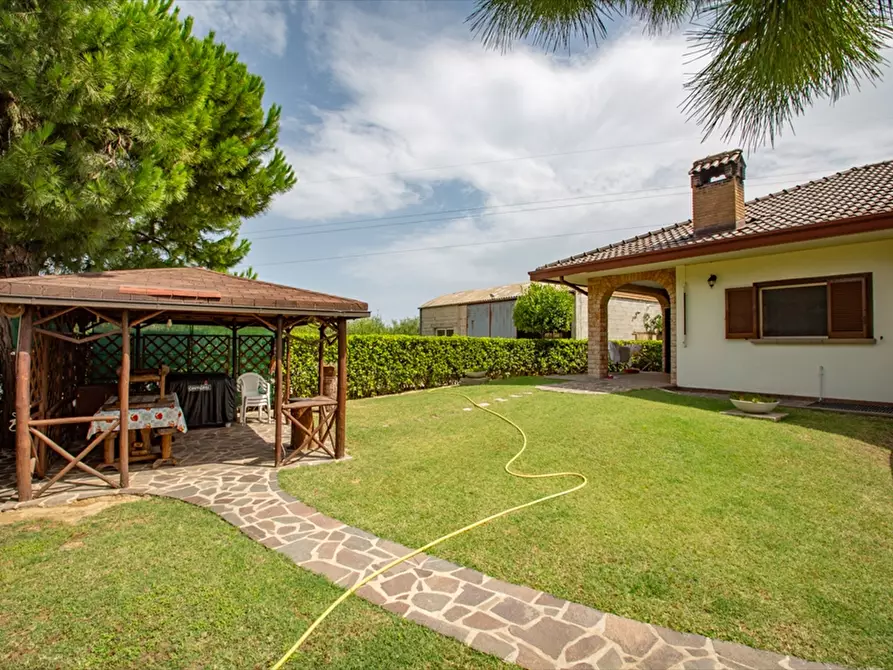 Immagine 22 di Villa in vendita  in C.da S. Cecilia,3 a Francavilla Al Mare