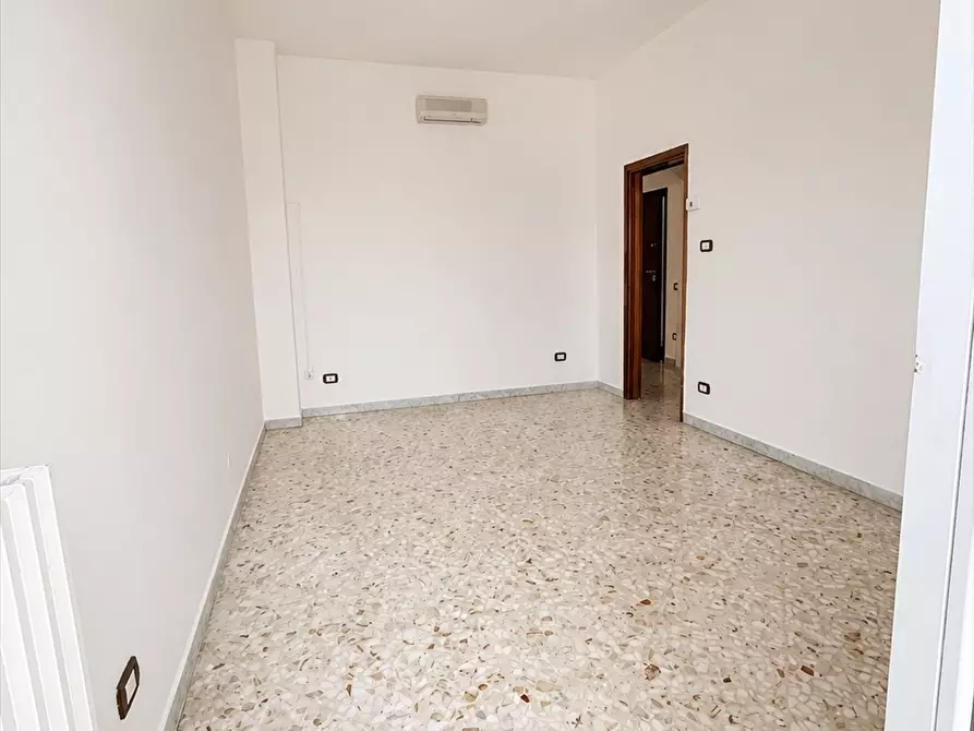 Immagine 13 di Appartamento in vendita  in corso piemonte 111 a Taranto