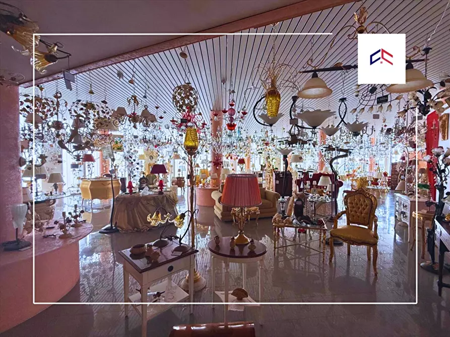 Immagine 17 di Locale commerciale in vendita  in contrada baronia a San Giorgio Ionico