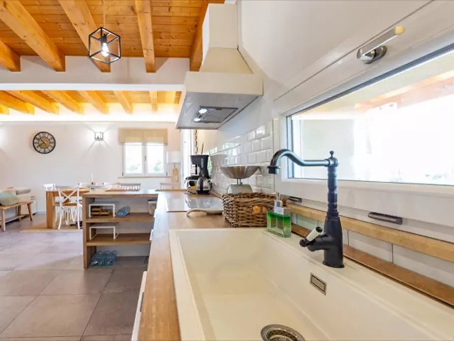 Immagine 12 di Casa indipendente in vendita  in Contrada Sterpari del Garda - Nr. 22 a Rocca San Giovanni