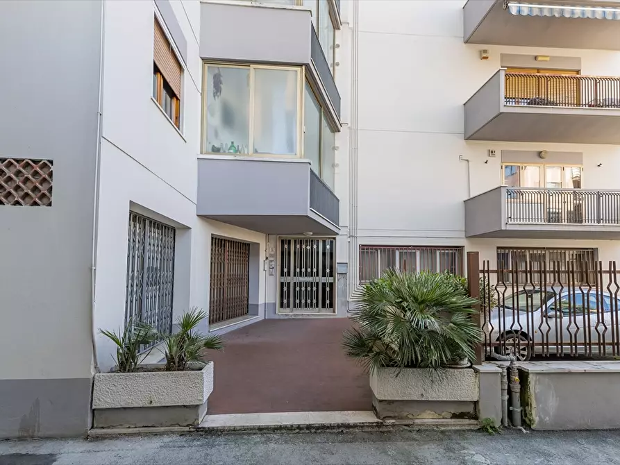 Immagine 3 di Garage in vendita  in Via Scanno a Chieti