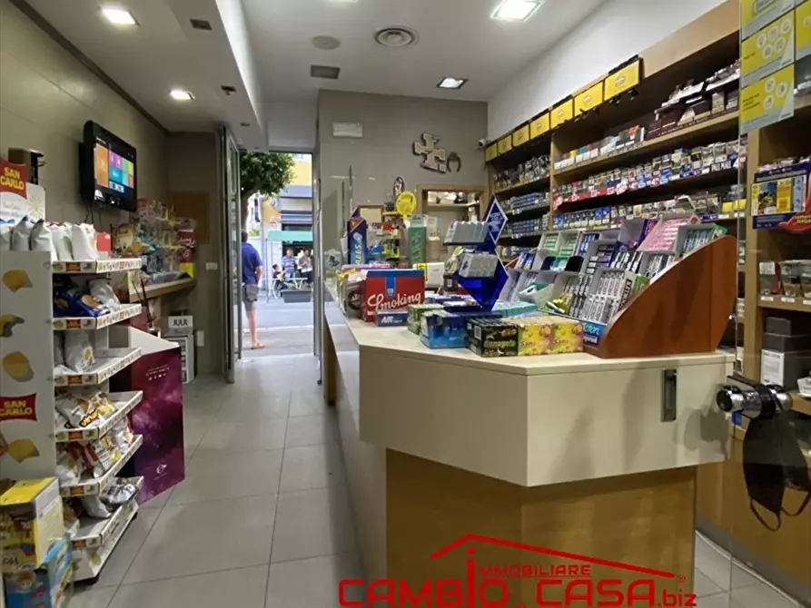 Immagine 2 di Tabaccheria in vendita  a Taranto