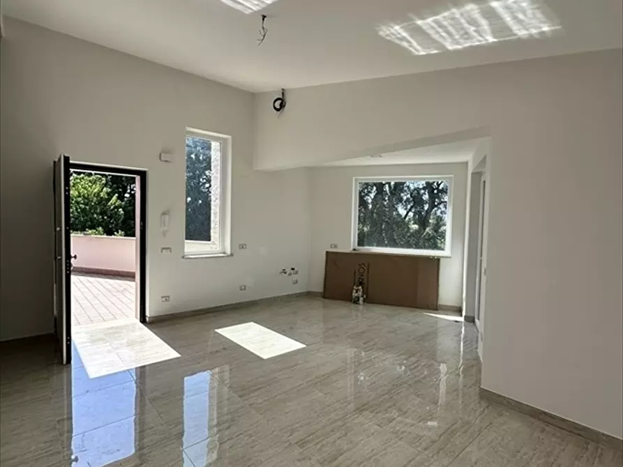 Immagine 5 di Villa in vendita  in via odino a Anzio