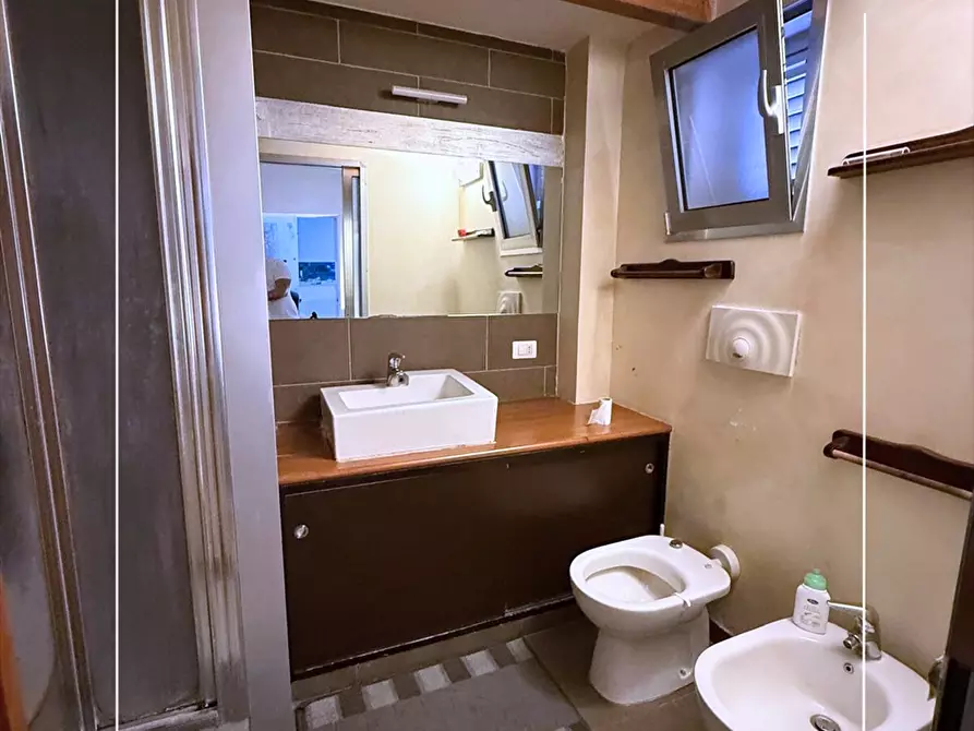 Immagine 12 di Appartamento in vendita  in VIA OBERDAN 83 a Taranto