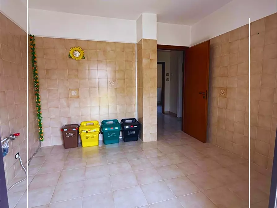 Immagine 16 di Appartamento in vendita  in piazza pertini 19 a Taranto